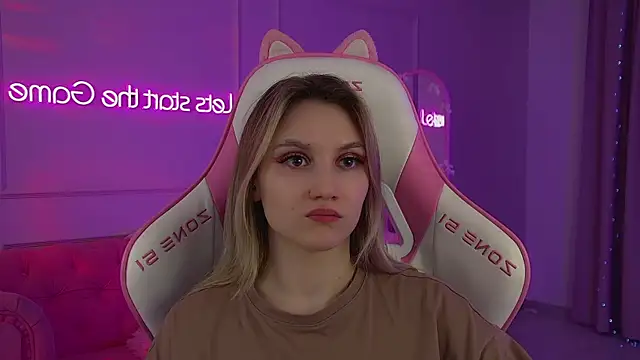 StacyEvances' Live XXX Chat