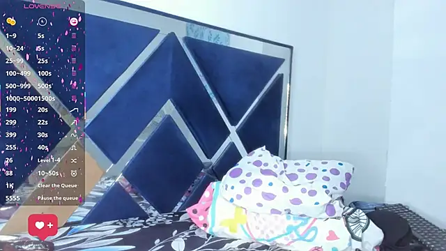 Ninna_Vergara Show in webcam