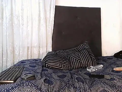 Show de MinnieBee101 na webcam