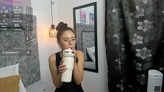 Natalye_23's Live XXX Chat