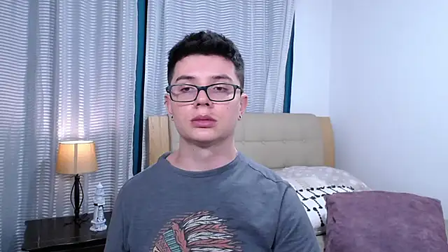 BlackFoXXX69 élő XXX-chatje