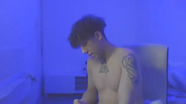 TitanNoir – Kamerová šou