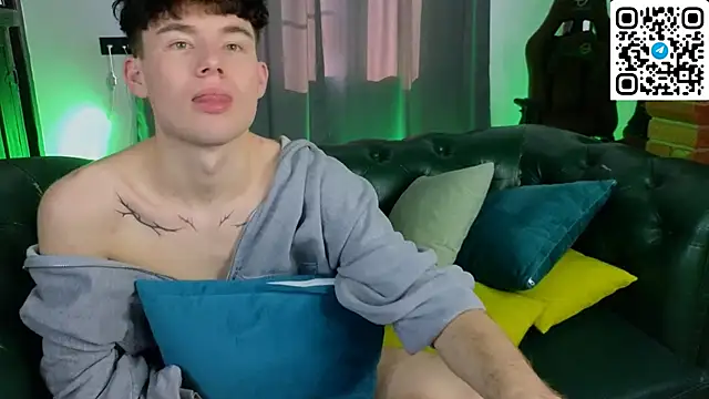 Chat XXX Live Cute_Mike