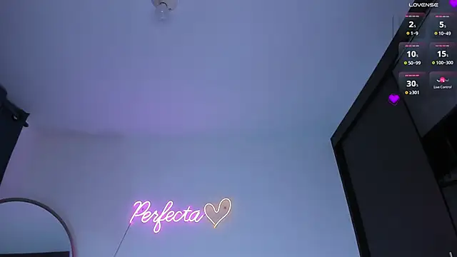 Онлайн чат XXX daniela_hornny