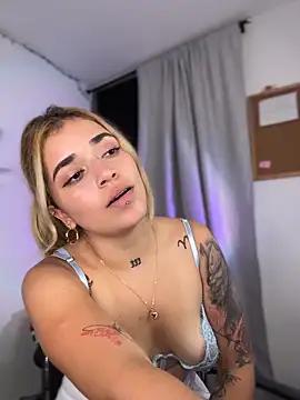 Živý XXX chat JoselinFlower_