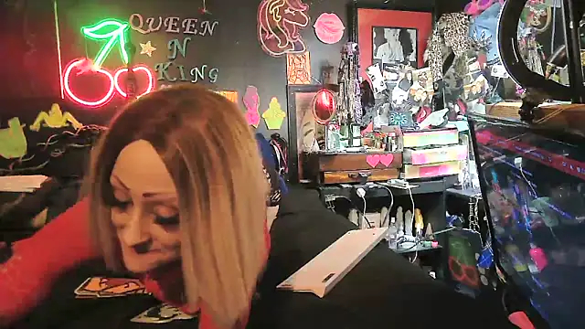 Splash_Queen420 Show in webcam