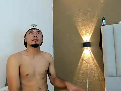 Онлайн чат XXX Noah_Smith01