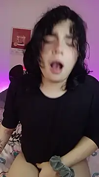 Pertunjukan Kamera Web Daniellesins1