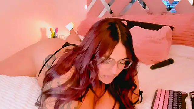 dulce_doll1 élő XXX-chatje