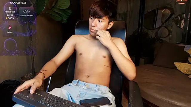 isaac_grimmのウェブカメラショー