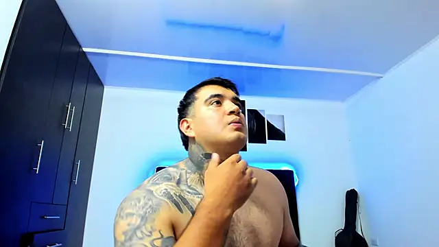 Chat XXX en directo de thiago__cp01