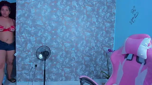 Chat +18 de AngelaCoffee ao vivo