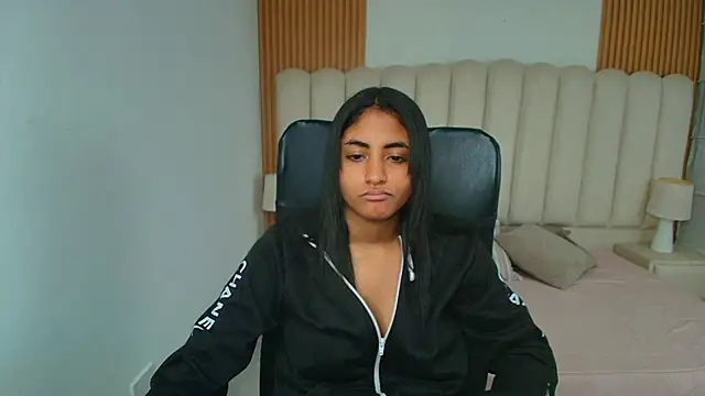 Chat +18 de shaneelle ao vivo