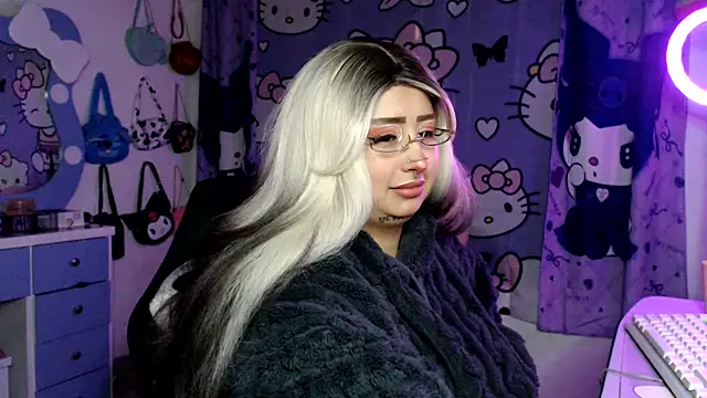 Chat +18 de lussyevans24 ao vivo