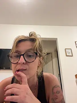 ItsNectara Chat XXX in diretta