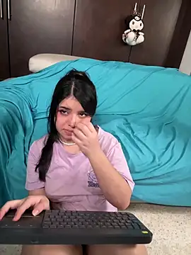 Pertunjukan Kamera Web EmilyAndAndrew