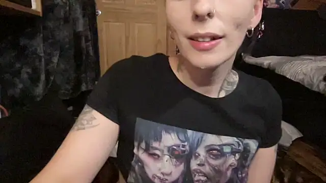 Živý XXX chat TeenyDoll