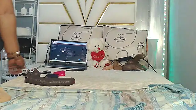 Chatroom XXX en direct de SexyyNana