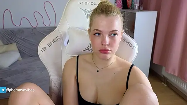 Maya_Rave Adlı Modelin Canlı XXX Sohbeti