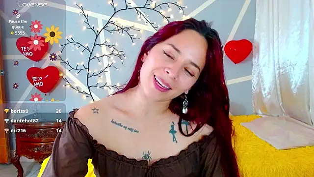 Liore_Vance: διαδικτυακό σόου στην κάμερα