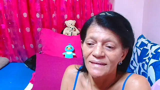 Show modela SLUTTYROXY na web-kameri