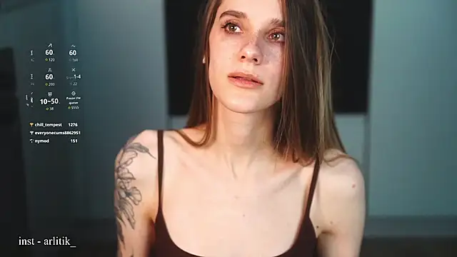 Arlitik élő XXX-chatje