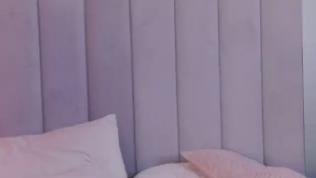 XXX chat uživo modela EileenElfie