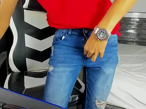 Pokazy przed kamerką – badboy_master