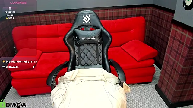 Angel_Lunaa élő XXX-chatje