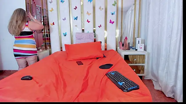 AnyelaGitanaMature: απευθείας συνομιλία ΧΧΧ