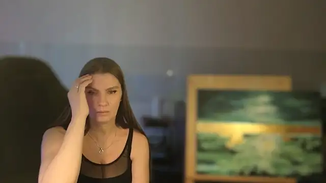 NoNudeElie Adlı Modelin Web Kamerası Şovu