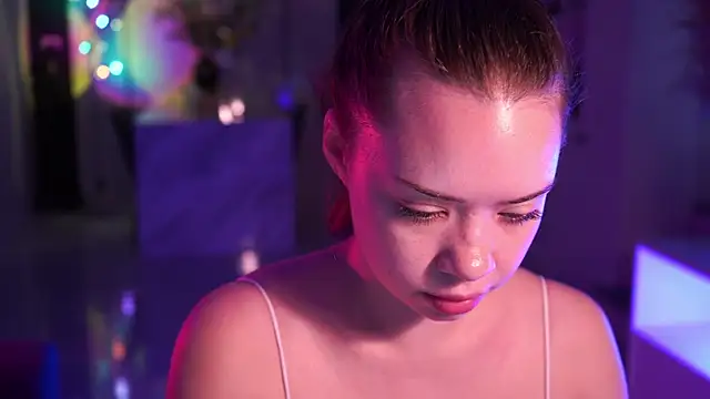 VixenMia: онлайн-секс-чат