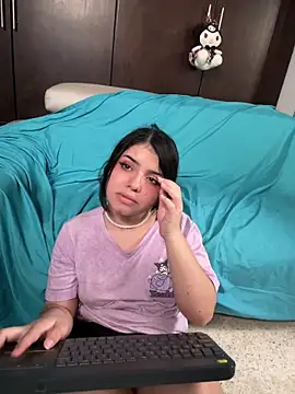 EmilyAndAndrew's Live XXX Chat