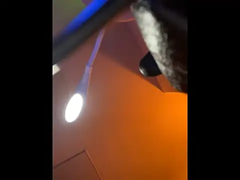 Živý XXX chat LeatherSdaddy