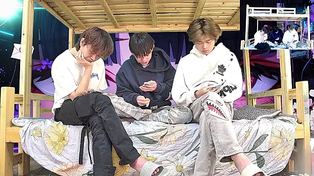 แชท XXX สดของ xiaohuangren01