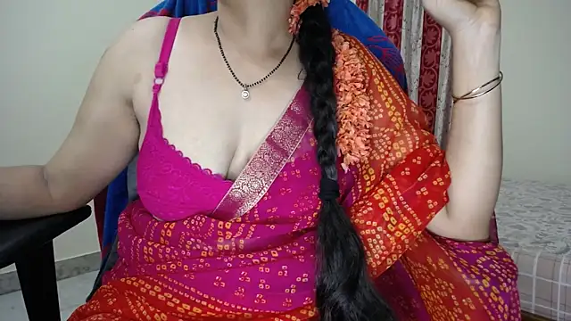 Sexy_HouseWifee Adlı Modelin Canlı XXX Sohbeti