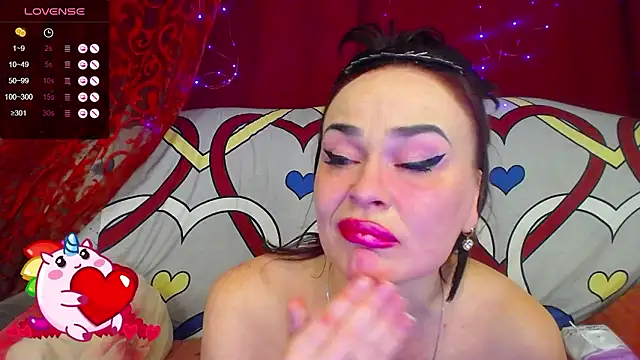 hotzlata élő XXX-chatje