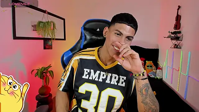 Damian_latinxxx 网络视讯表演