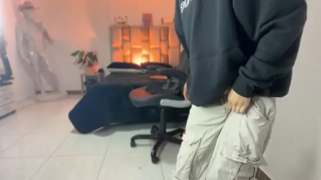 Sebastian_Reed Adlı Modelin Canlı XXX Sohbeti