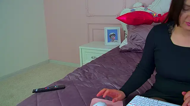 XXX chat uživo modela ElinaBellucci