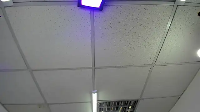 XXX chat uživo modela Aisha_hotts777