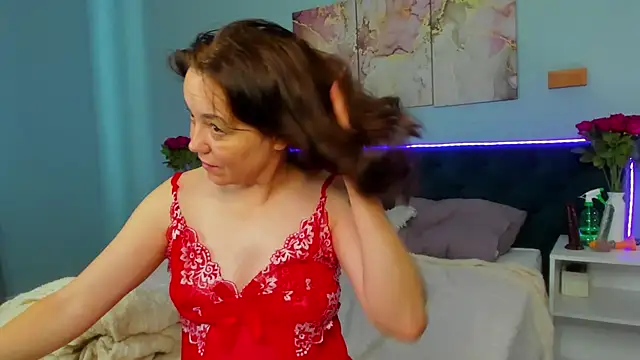 Kira_Adler Adlı Modelin Canlı XXX Sohbeti