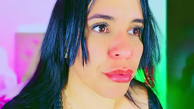 دردشة CharlootteEvans الجنسية المباشرة