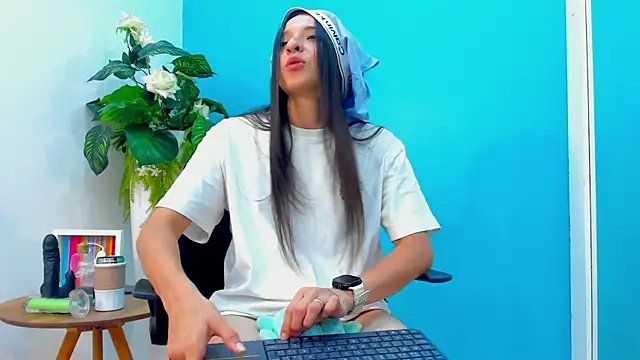 ViictoriiaSaenz Adlı Modelin Canlı XXX Sohbeti