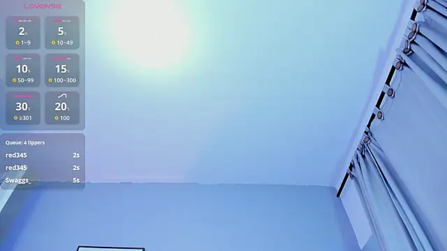 PauleteW10's Webcam Show