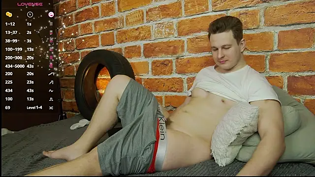 Вебкам-шоу charlie_smiley