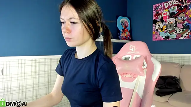 Chat +18 de Nicole_Charm ao vivo