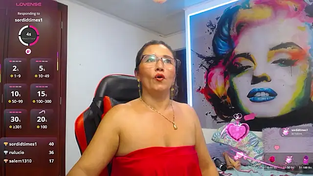 Chat +18 de noelia_milf19 ao vivo