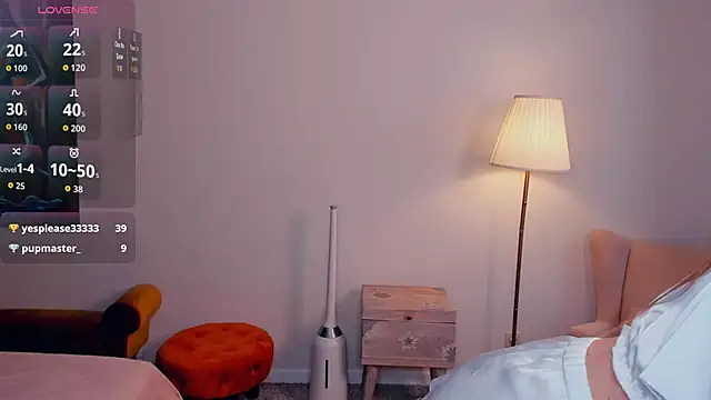 Show modela YuHoistion na web-kameri