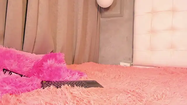 im_aliisson Show in webcam